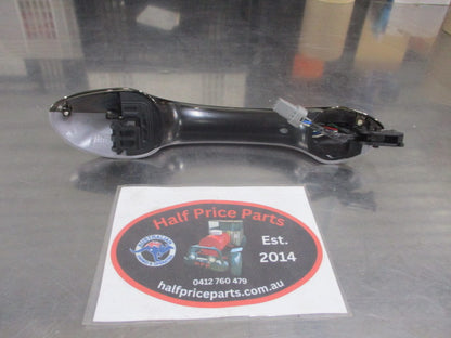 Hyundai Santa Fe Genuine Left Hand Front Outer Door Handle (Unpainted) New Part
