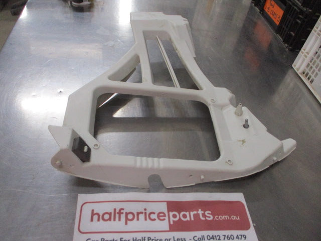 Ford Focus LS/LT/XR5 Hatch Genuine Right Hand Rear Bar Bracket New Part