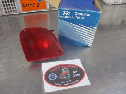 HYUNDAI GRANDEUR XG Genuine Right Hand Rear Lower Bumper Fog Light New Part