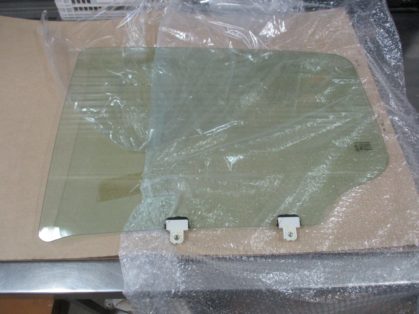 Isuzu D-Max Genuine Rear Left Door Glass Window New Part