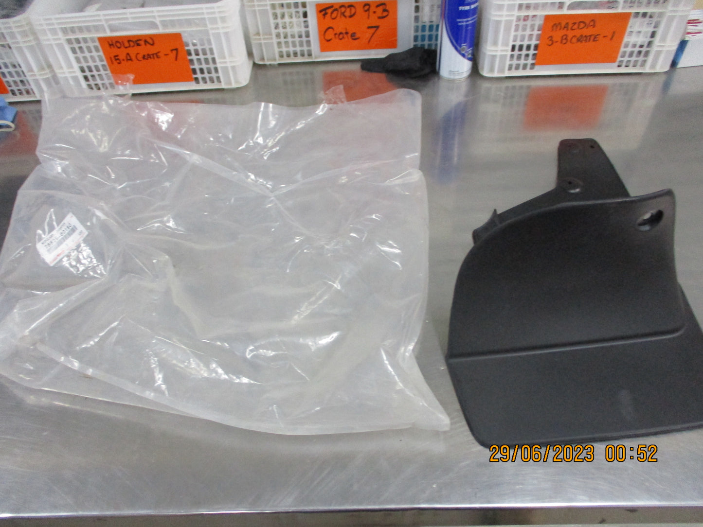 Toyota Landcruiser 100 Series Genuine Right Hand Rear (Drivers) Mud Flap New Part