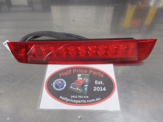 Hyundai Tucson Genuine High Mount Tail Gate Stop Light Assembly New Part