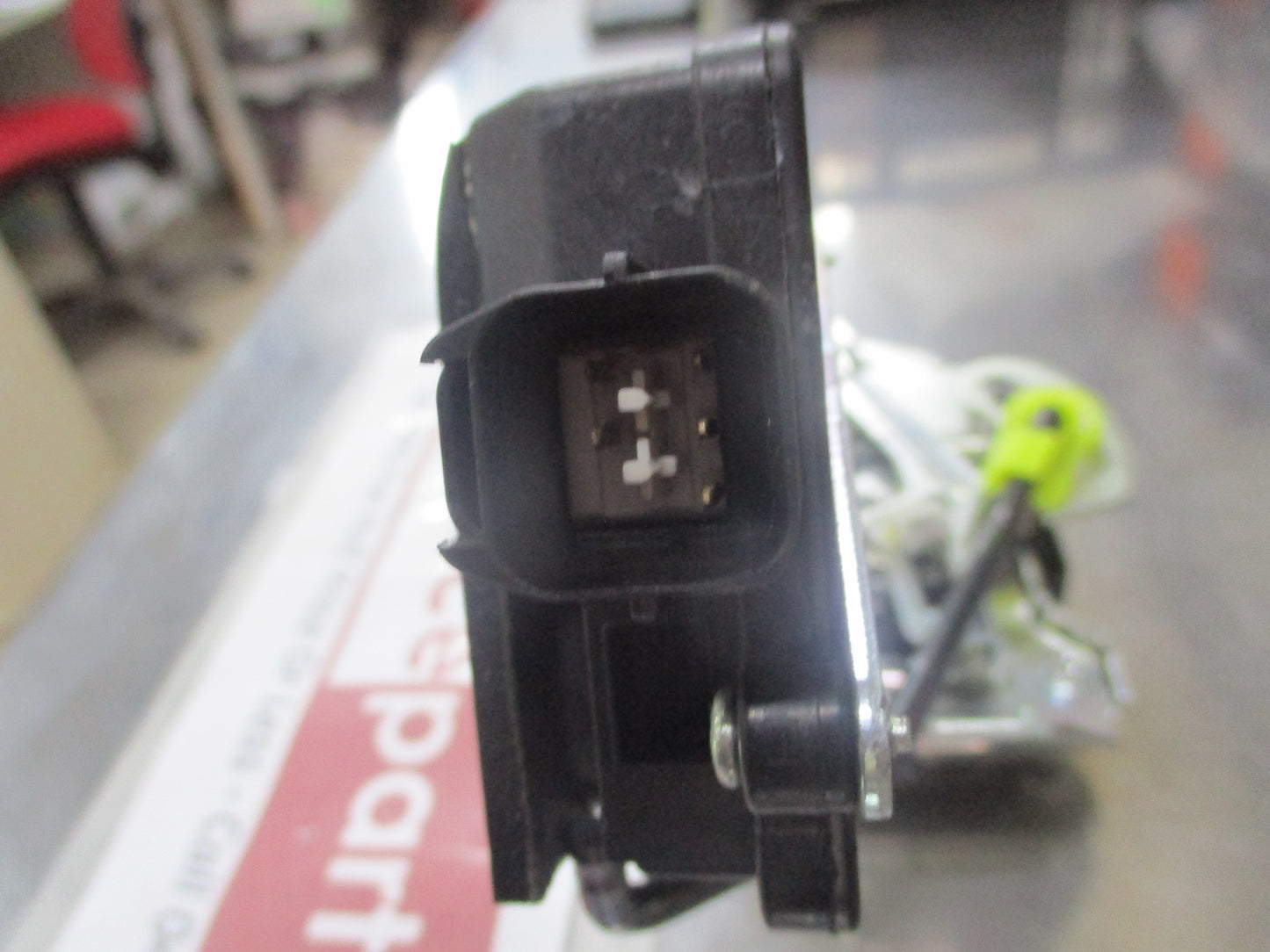 Kia Sportage KM Genuine Left Hand Rear Door Latch Assembly New Part