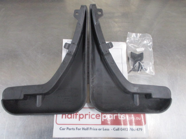 Ford Focus Cabriolet LS/LT/LV Genuine Front Mudflaps With Fitting Kit New Part