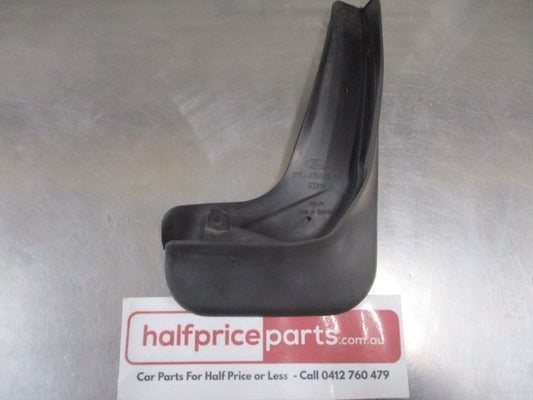 Ford Focus III Genuine Right Hand Front Replacement Mud Flap ONLY New Part