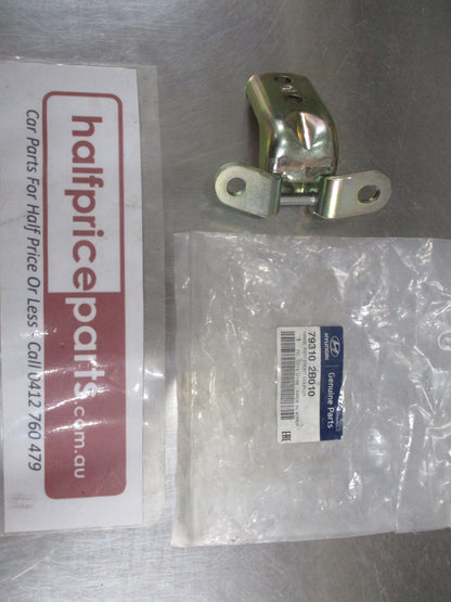 Hyundai Santa Fe Genuine Left Hand Front Door Hinge Lower New Part