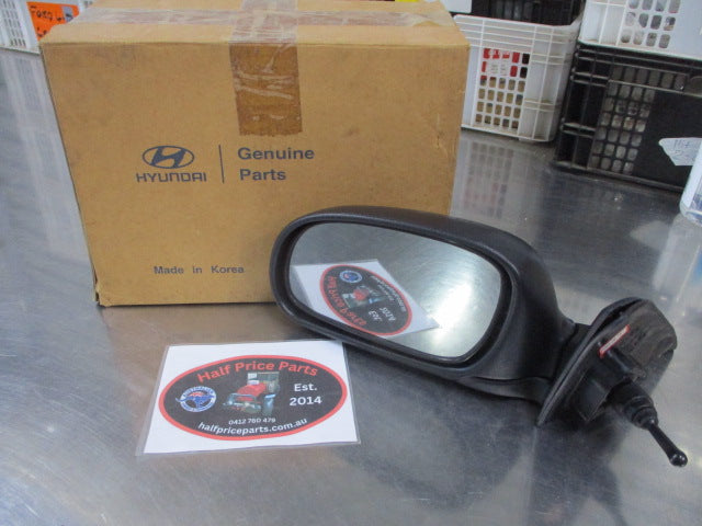 Hyundai Excel Genuine Left Hand (Passenger) Manual Side Mirror Black New Part