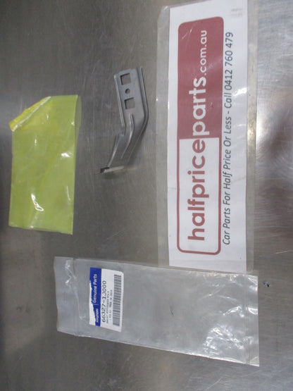 Hyundai  I20 Genuine Right Hand Front Guard Bracket New Part
