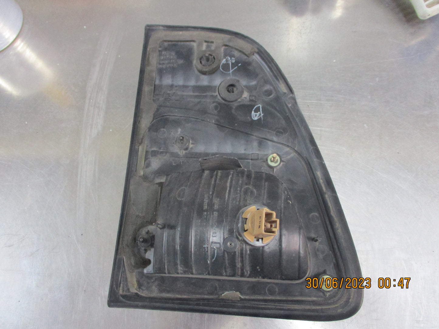 Toyota Landcruiser 100 Series Right Hand Inner Tail Light Used Part