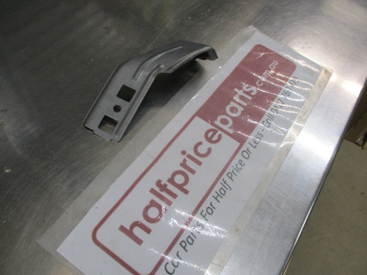 Hyundai I20 Genuine Left Hand Front Guard Upper Bracket New Part