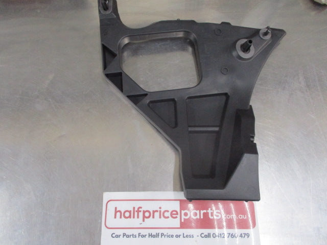 Ford Focus Sedan Left Hand Rear Bumper Mounting Bracket New Part
