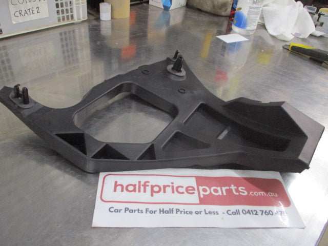 Ford Focus Sedan Left Hand Rear Bumper Mounting Bracket New Part