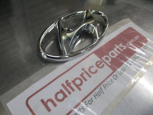 Hyundai Elantra Genuine Chrome Front Grille Emblem New Part