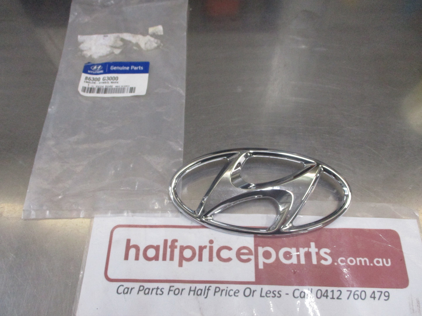 Hyundai Elantra Genuine Chrome Front Grille Emblem New Part