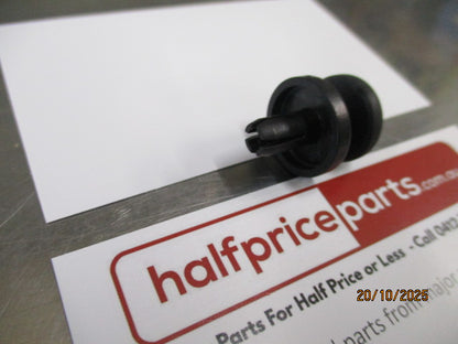 Ford Focus Genuine Grill Assembly Retainer - New Part