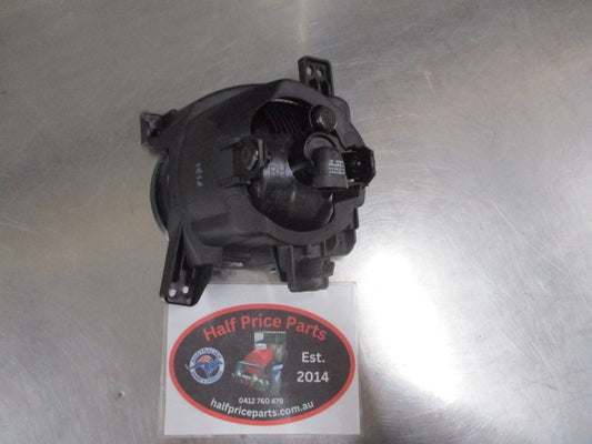 Hyundai Santa Fe Genuine Front Right Hand Fog Light New Part