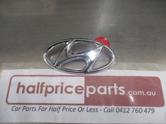 Hyundai i40 Genuine Chrome Boot Lid Emblem New Part