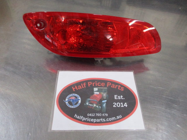 Hyundai Santa Fe Genuine Left Hand Rear Bumper Reflector New Part