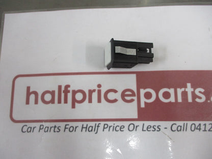 Land Rover Discovery3-4 Genuine Push Button Lower Tail Gate Release New Part