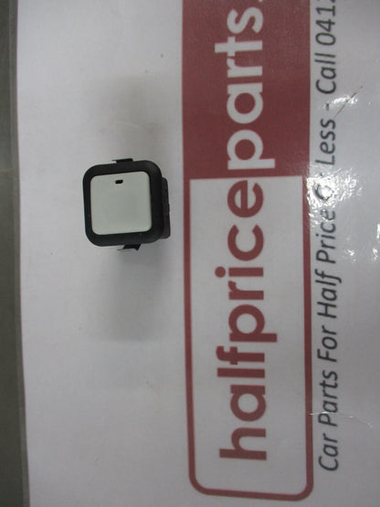 Land Rover Discovery3-4 Genuine Push Button Lower Tail Gate Release New Part