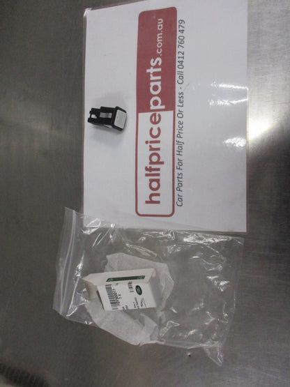 Land Rover Discovery3-4 Genuine Push Button Lower Tail Gate Release New Part