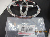 Toyota Rav4 Genuine Front Chrome Grille Emblem New Part