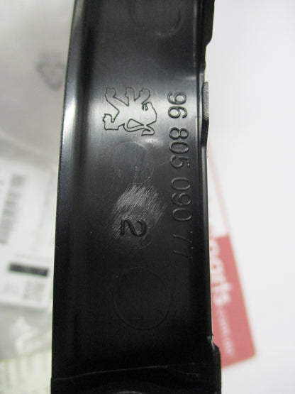 Peugeot 308 1.6 HDi Genuine Front Left / Right Bumper Finishing Trim Non Chrome New Part