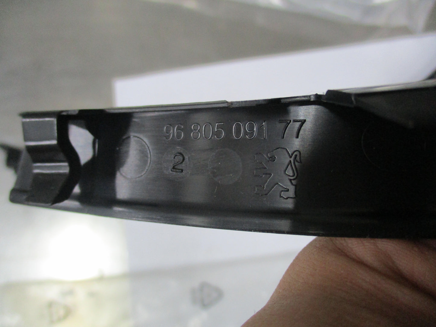 Peugeot 308 1.6 HDi Genuine Front Left / Right Bumper Finishing Trim Non Chrome New Part