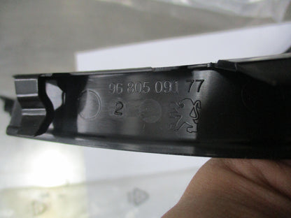 Peugeot 308 1.6 HDi Genuine Front Left / Right Bumper Finishing Trim Non Chrome New Part