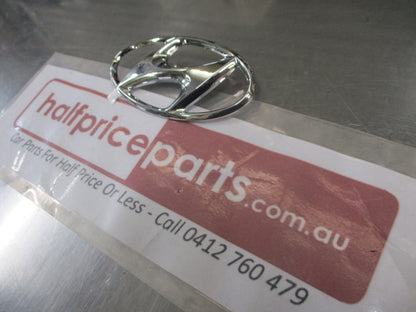 Hyundai Elantra Genuine Rear Chrome Boot Lid Emblem New Part