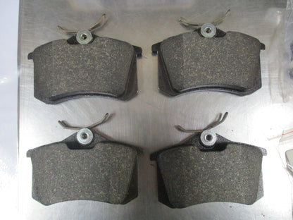 Peugeot / Citroen Genuine Rear Brake Set New Part