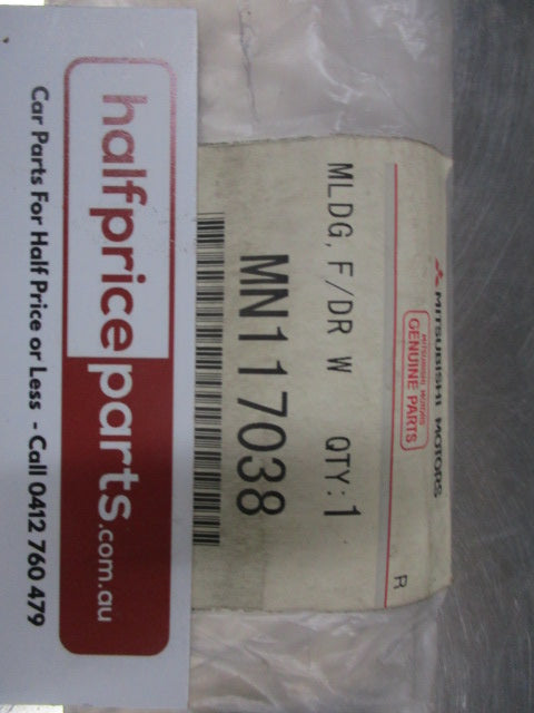 Mitsubishi Pajero Genuine Right Hand Front Door Belt Line Window Moulding New Part