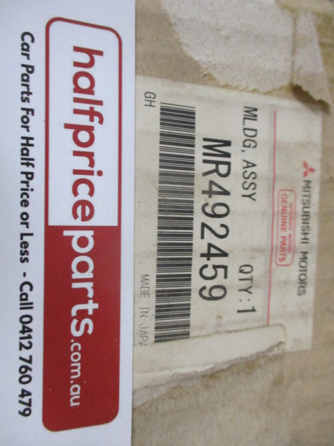 Mitsubishi Pajero Genuine Right Hand Rear Side Moulding New Part