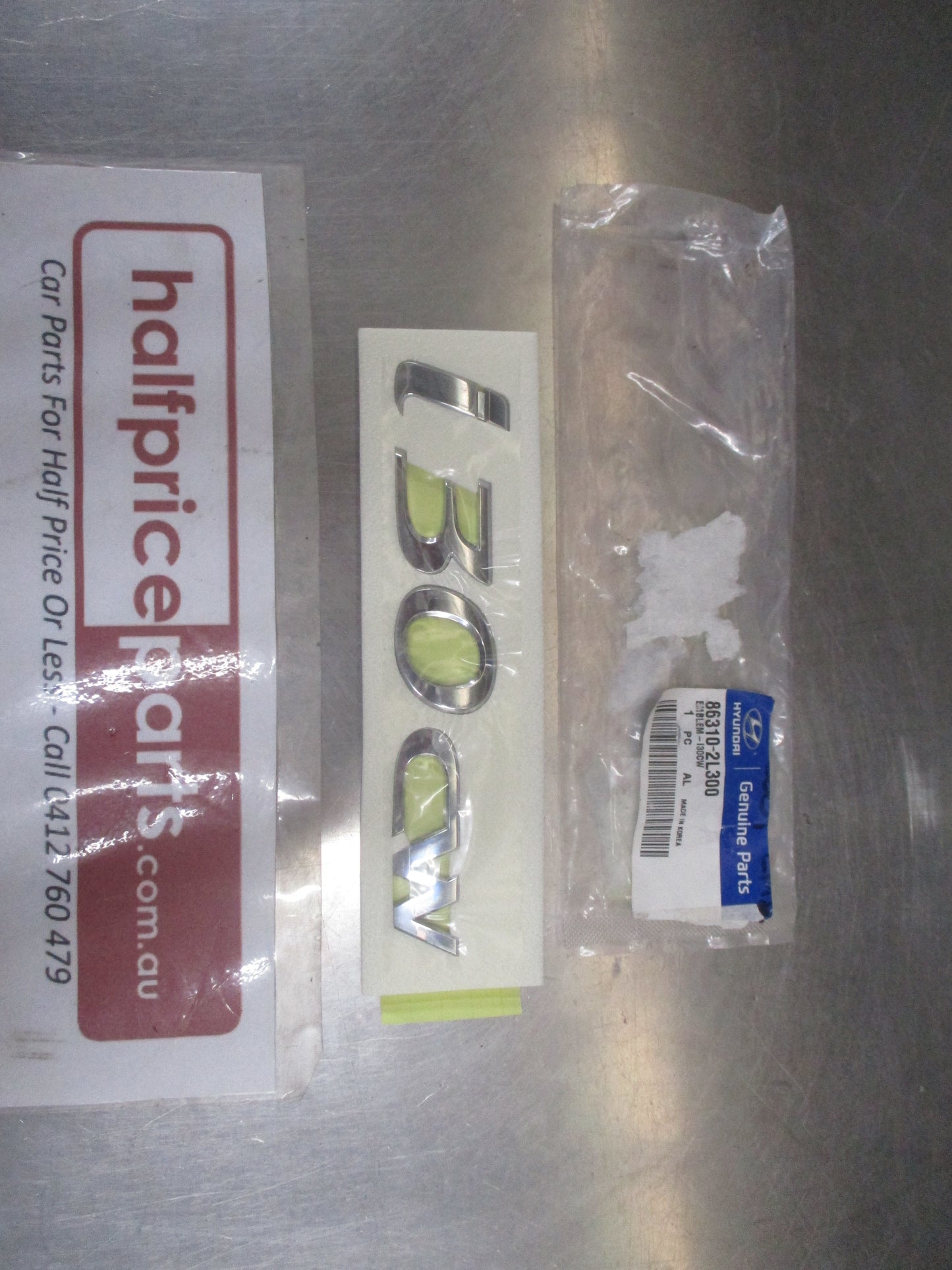 Hyundai i30 CW Genuine Rear Chrome Boot Lid Emblem New Part