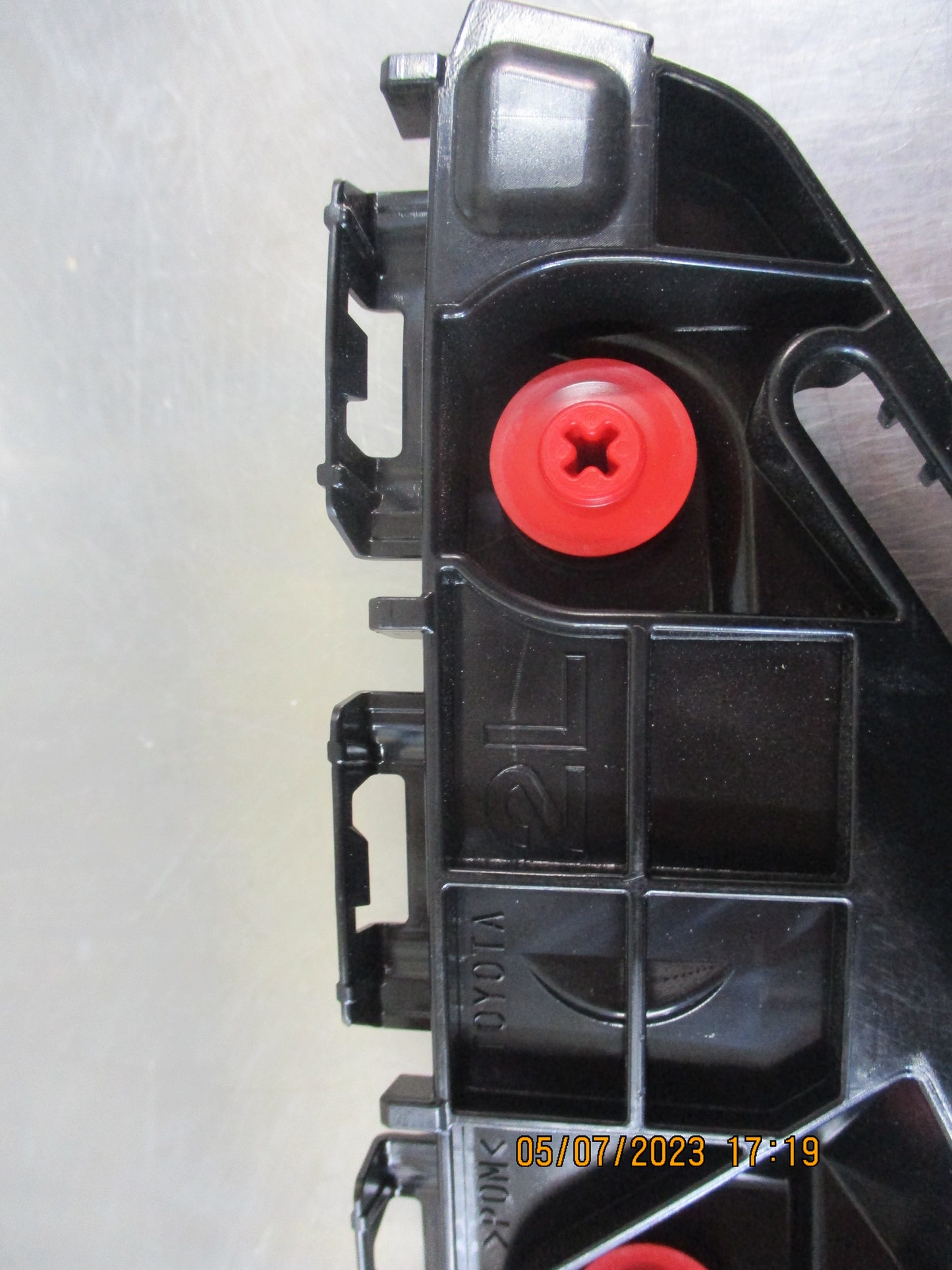 Toyota Hilux Genuine Left Hand Front Bumper Bracket New Part