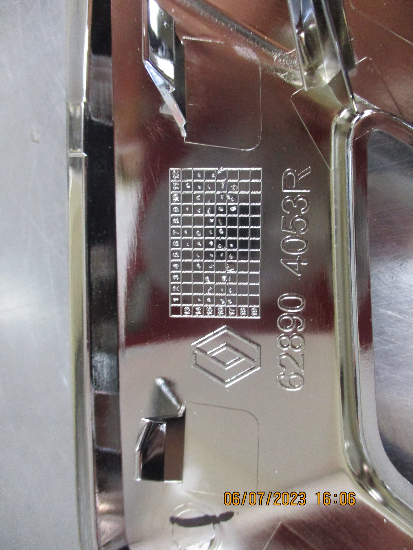 Renault Master III Genuine Front Grille Emblem Chrome New Part