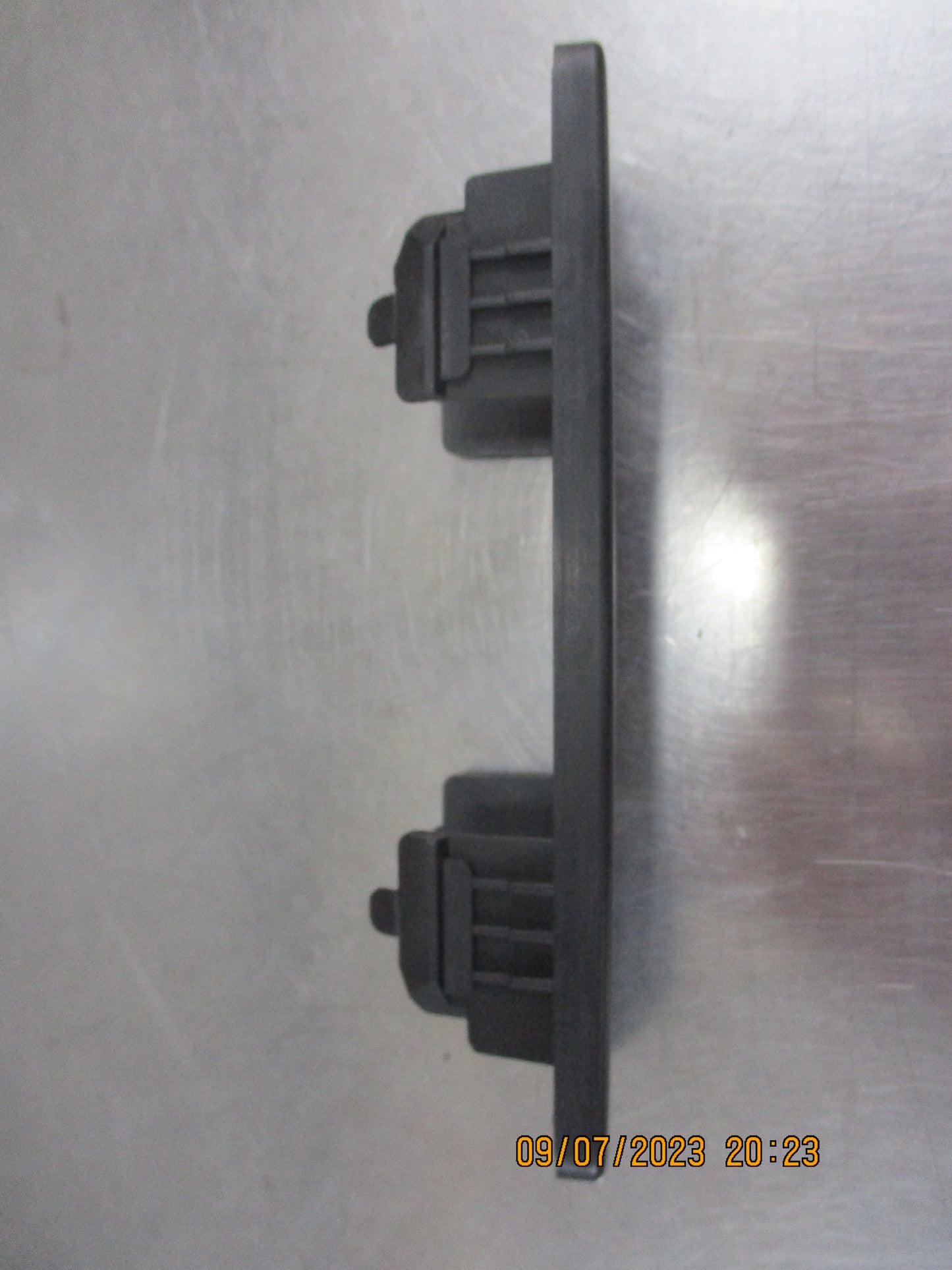 Nissan X-Trail T30 Genuine Rear Center Bumper Finisher New Part