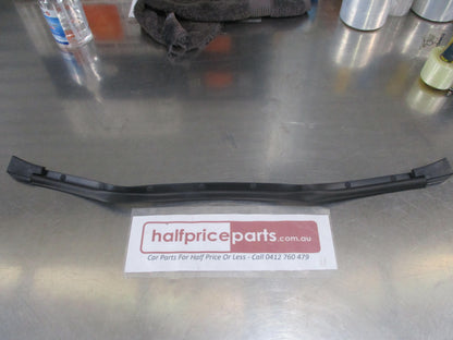 Hyundai Tucson Genuine Front Rubber Bonnet Seal Strip New Part