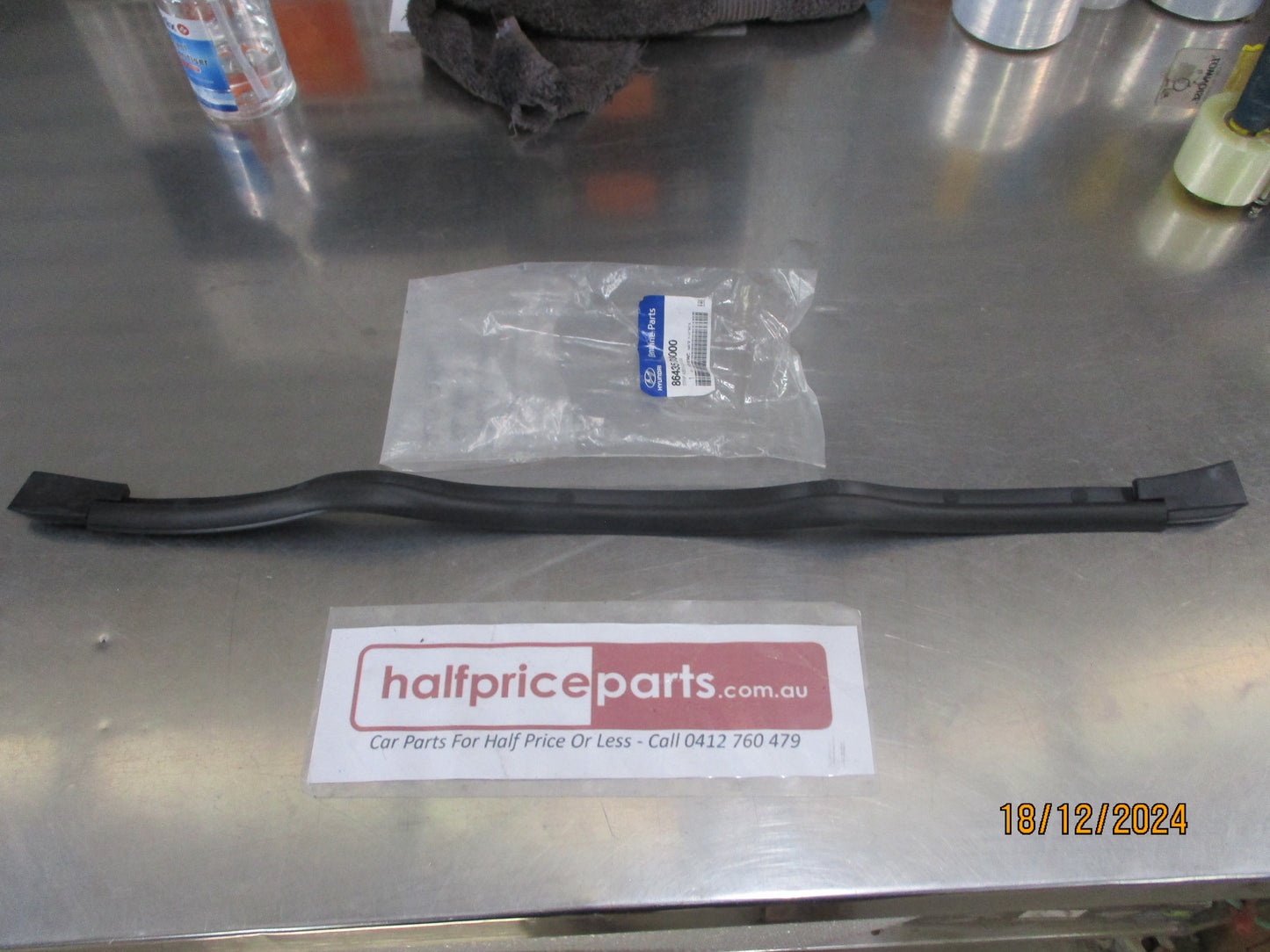 Hyundai Tucson Genuine Front Rubber Bonnet Seal Strip New Part