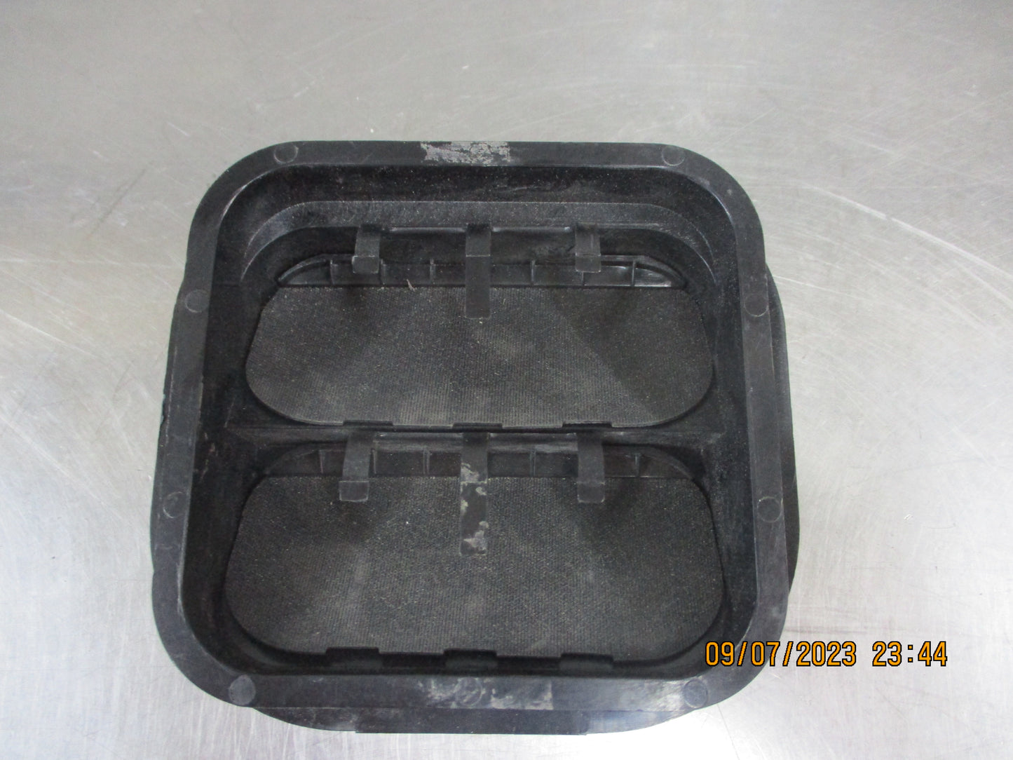 Holden VZ-VE Commodore Genuine Pressure Valve Used Part VGC