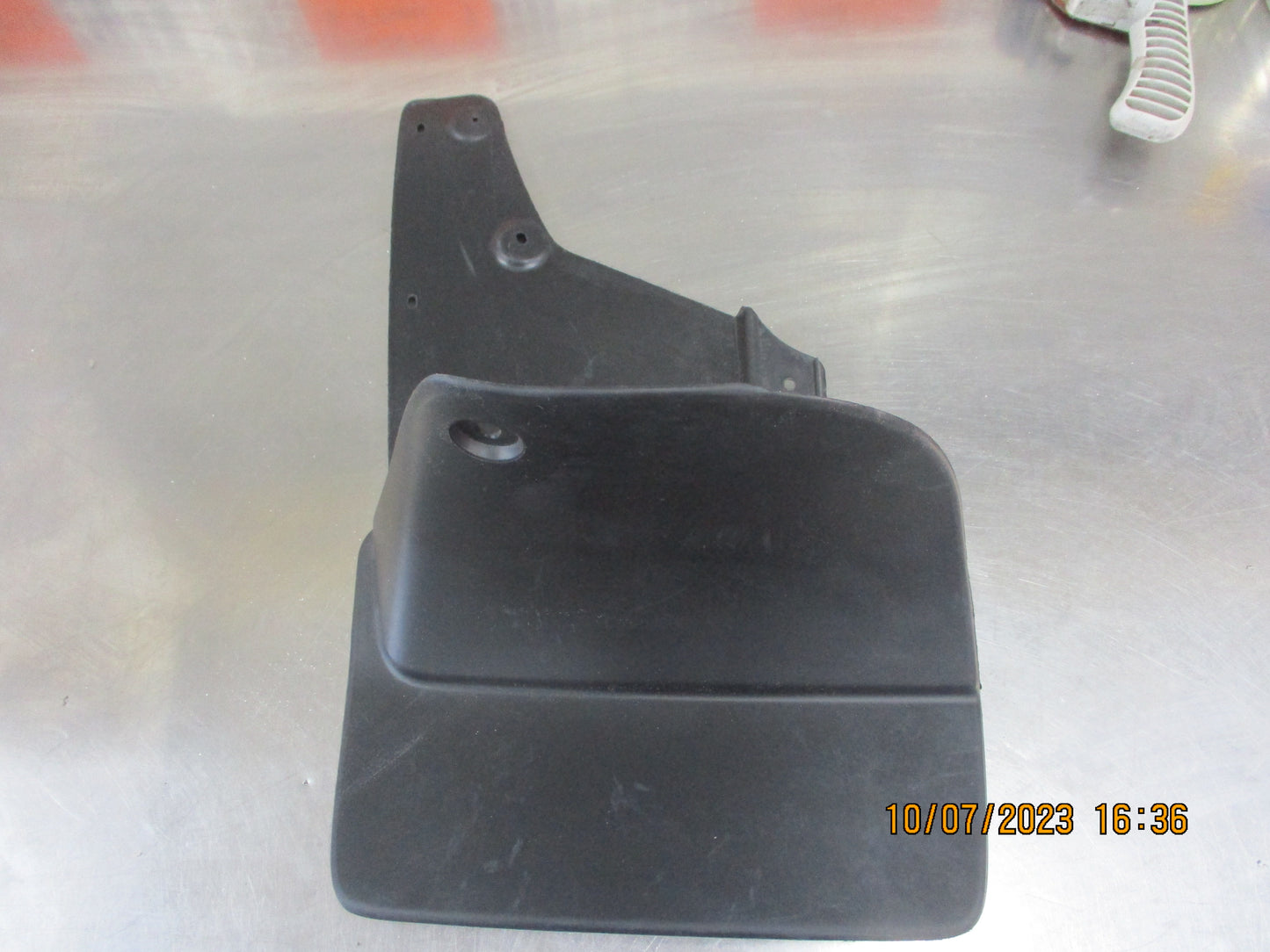 Toyota Landcruiser 100 Series Wagon Genuine Left Hand Rear Mud Flap New Part