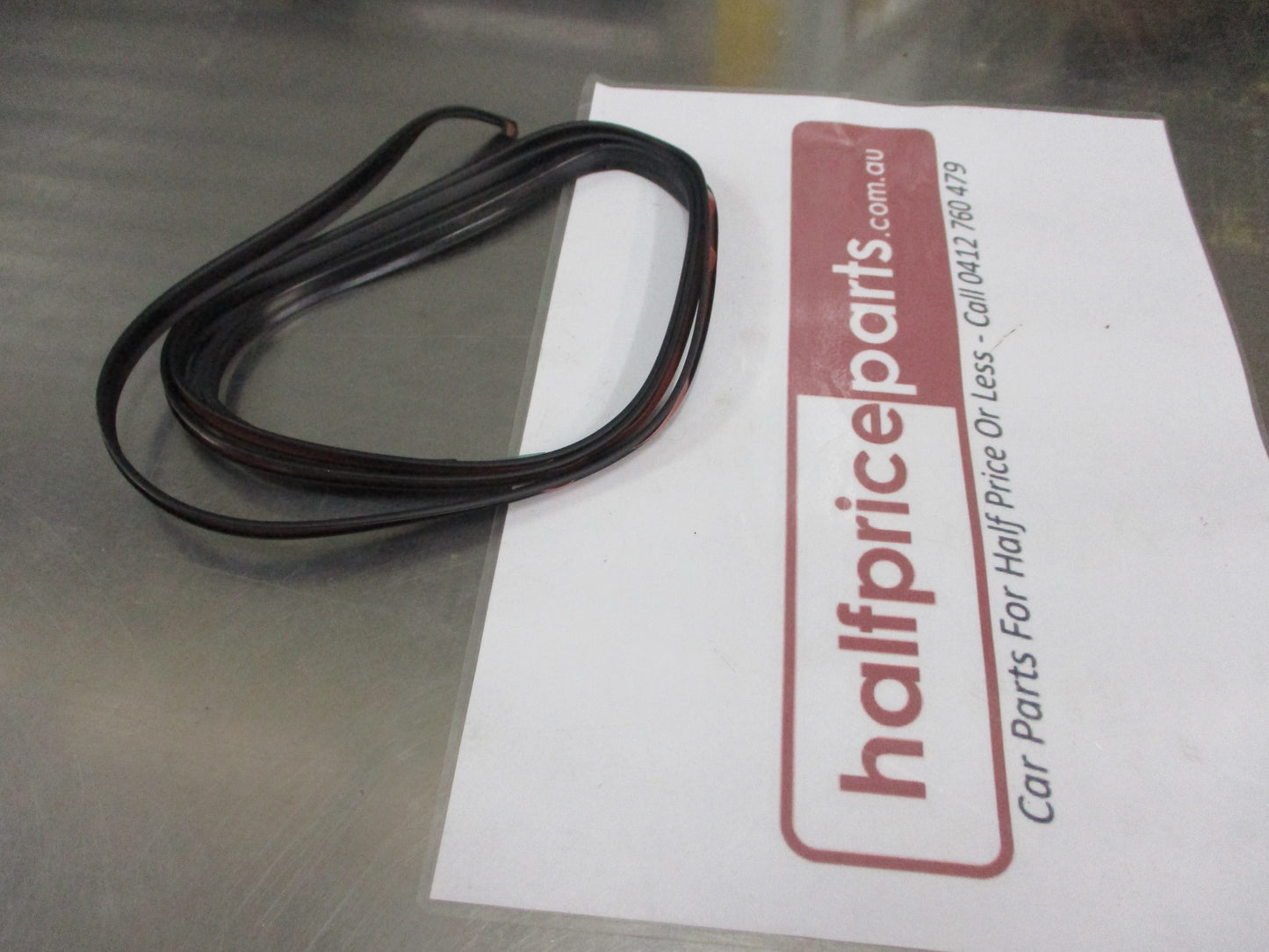 Nissan Patrol Y61 GU Genuine Right Hand Front Flare Seal Over Fender New Part