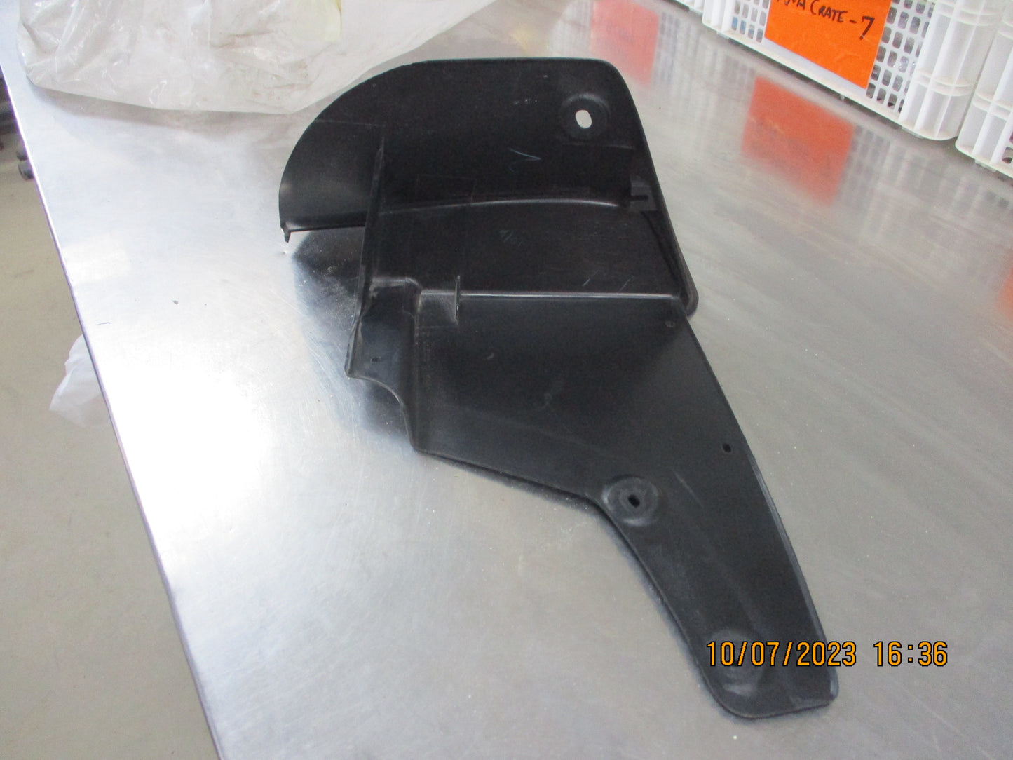 Toyota Landcruiser 100 Series Wagon Genuine Left Hand Rear Mud Flap New Part
