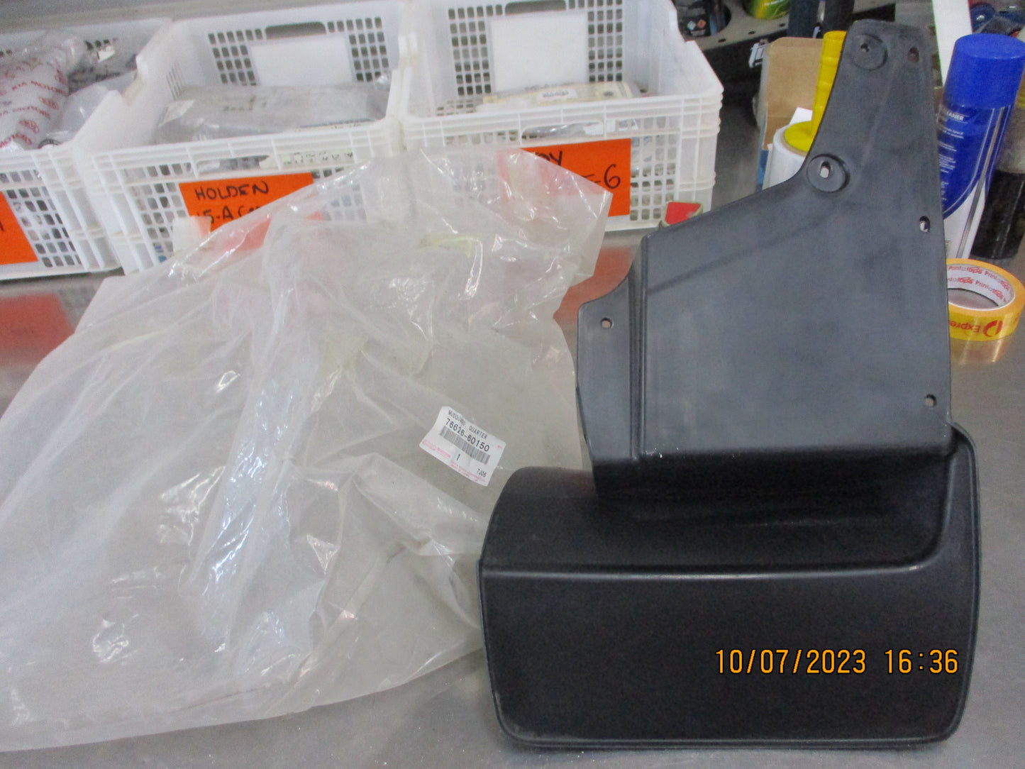 Toyota Landcruiser 100 Series Wagon Genuine Left Hand Rear Mud Flap New Part