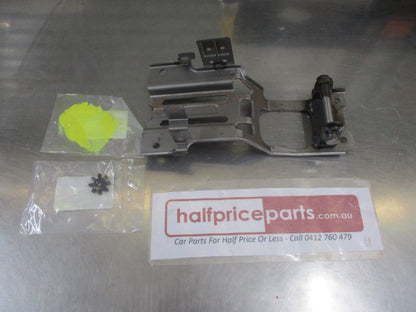Hyundai I30 Genuine Steering Column Bracket Kit New Part