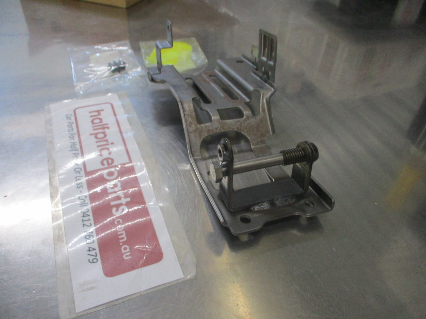 Hyundai I30 Genuine Steering Column Bracket Kit New Part