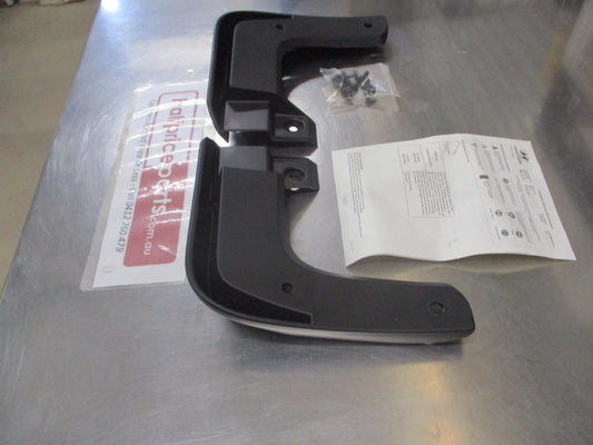 Hyundai Elantra Genuine Front Mud Flap Set Comes With Screws New Part