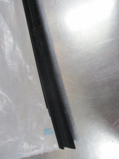 Nissan Pathfinder R51M Front Right (Drivers) Weather Strip New Part