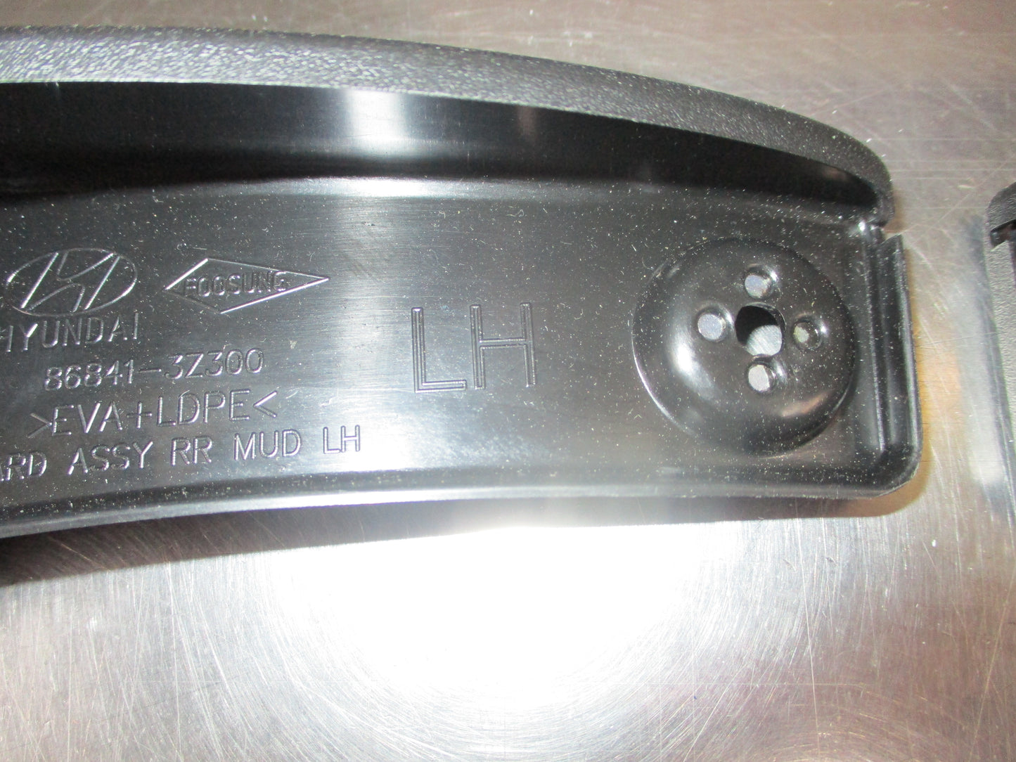 Hyundai I40 Sedan Genuine Rear Set Mud Flap Kit With Screws New Part