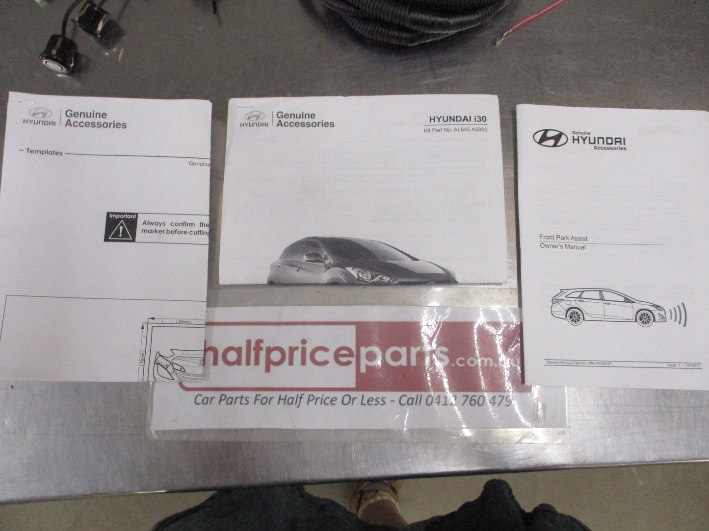 Hyundai I30 Genuine Front Parking Assist 4 Head Kit (Phantom Black)  New Part